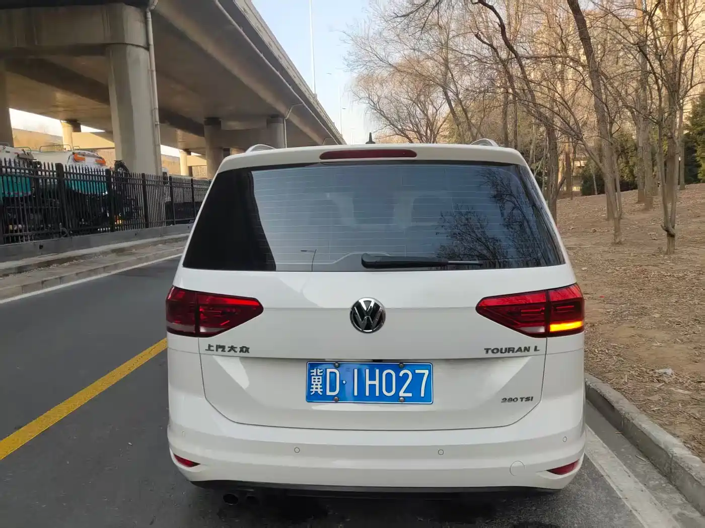 Volkswagen Touran 2018 Touran L 280TSI DSG Comfort 7-seater China V фото 6