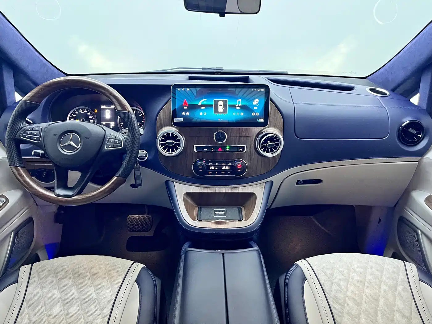 Mercedes-Benz Vito 2021 2.0T Elite 7-Seater фото 10