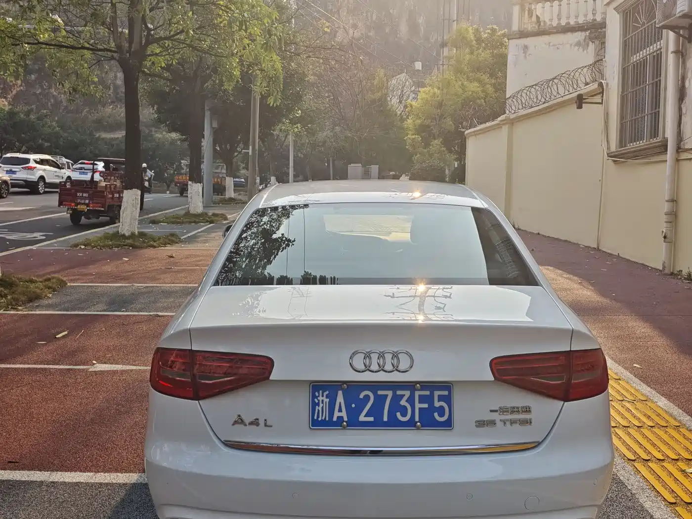 Audi A4L 2015 35 TFSI Auto Standard фото 5