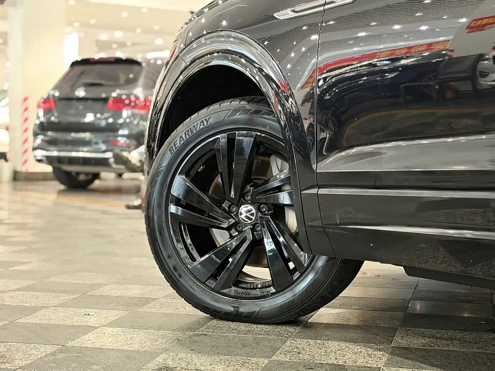 Фото 13 - Volkswagen Touareg