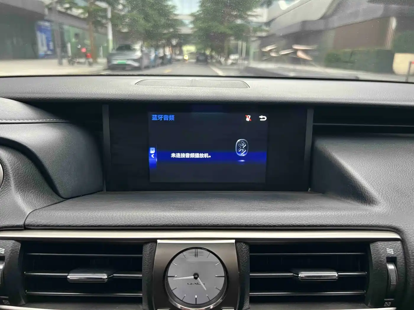Lexus IS 2017 300 Leading Edition фото 17