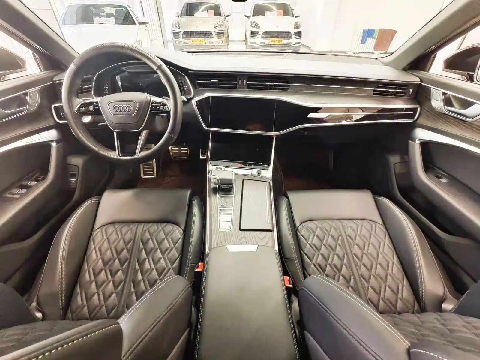 Photo 3 - Audi A6L