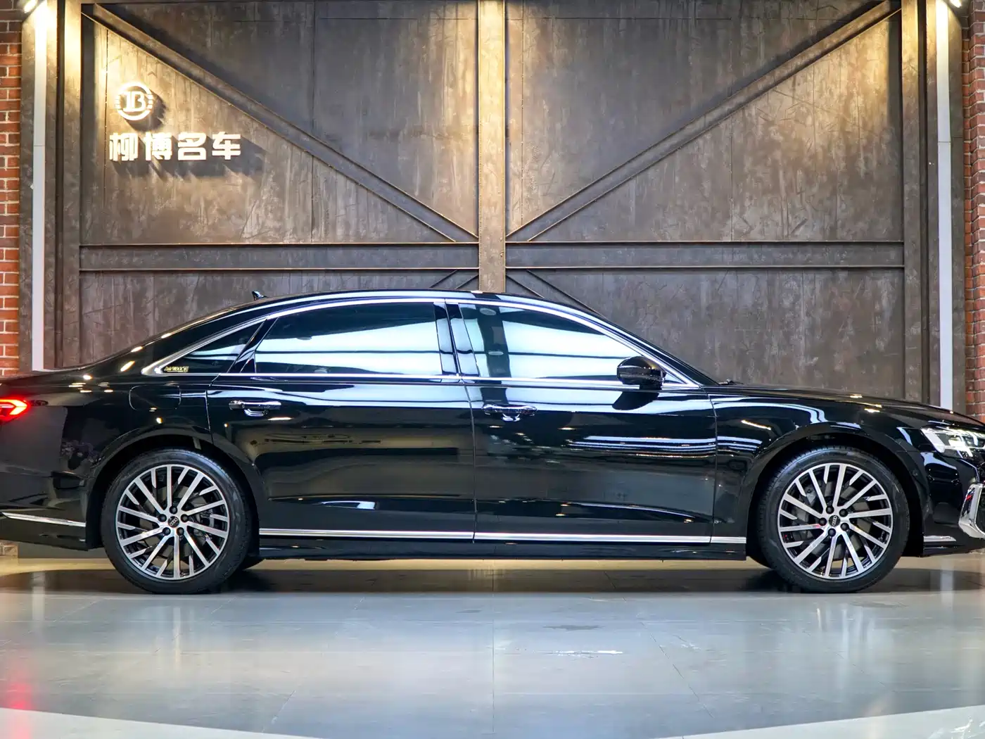 AUDI A8