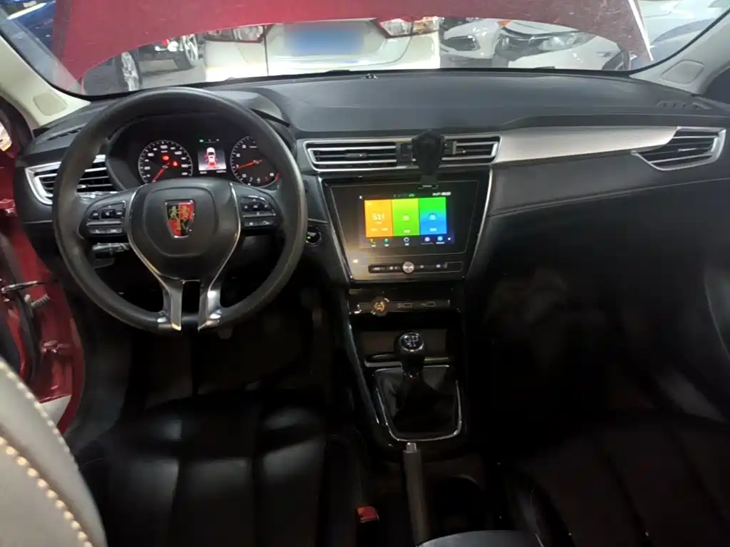 Фото 10 - Roewe i5