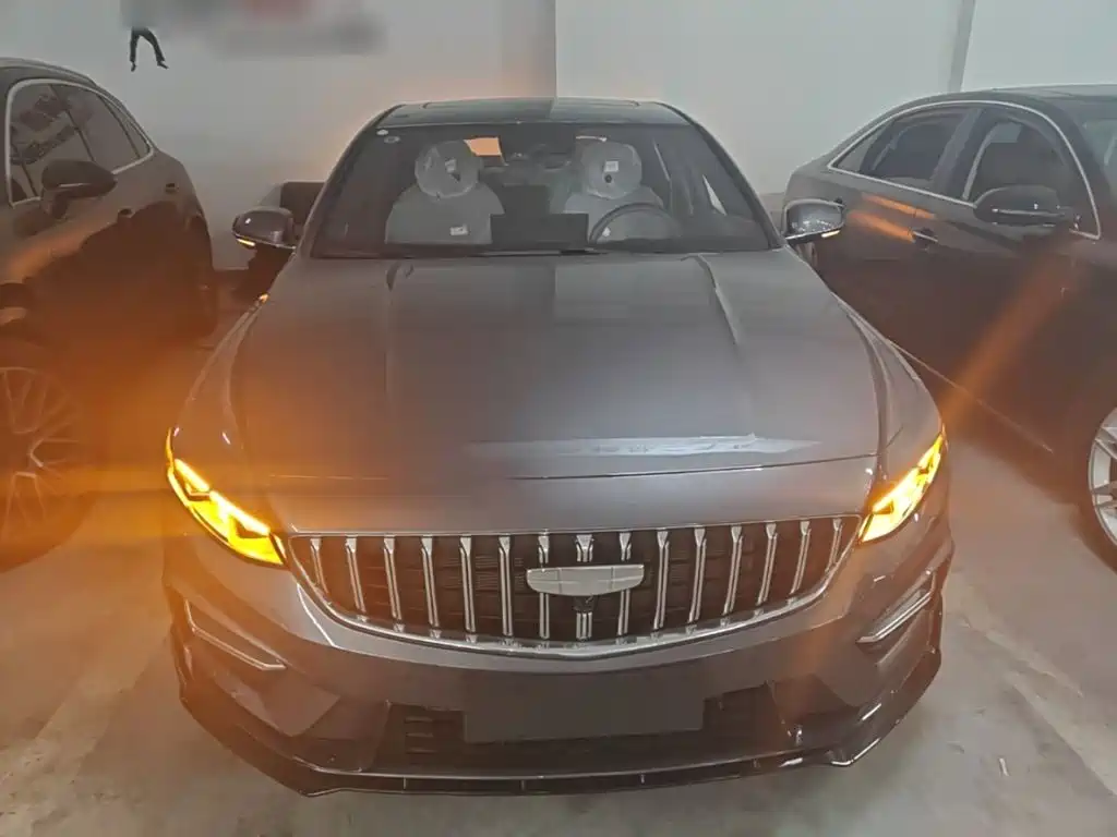 Фото 3 - Geely Preface