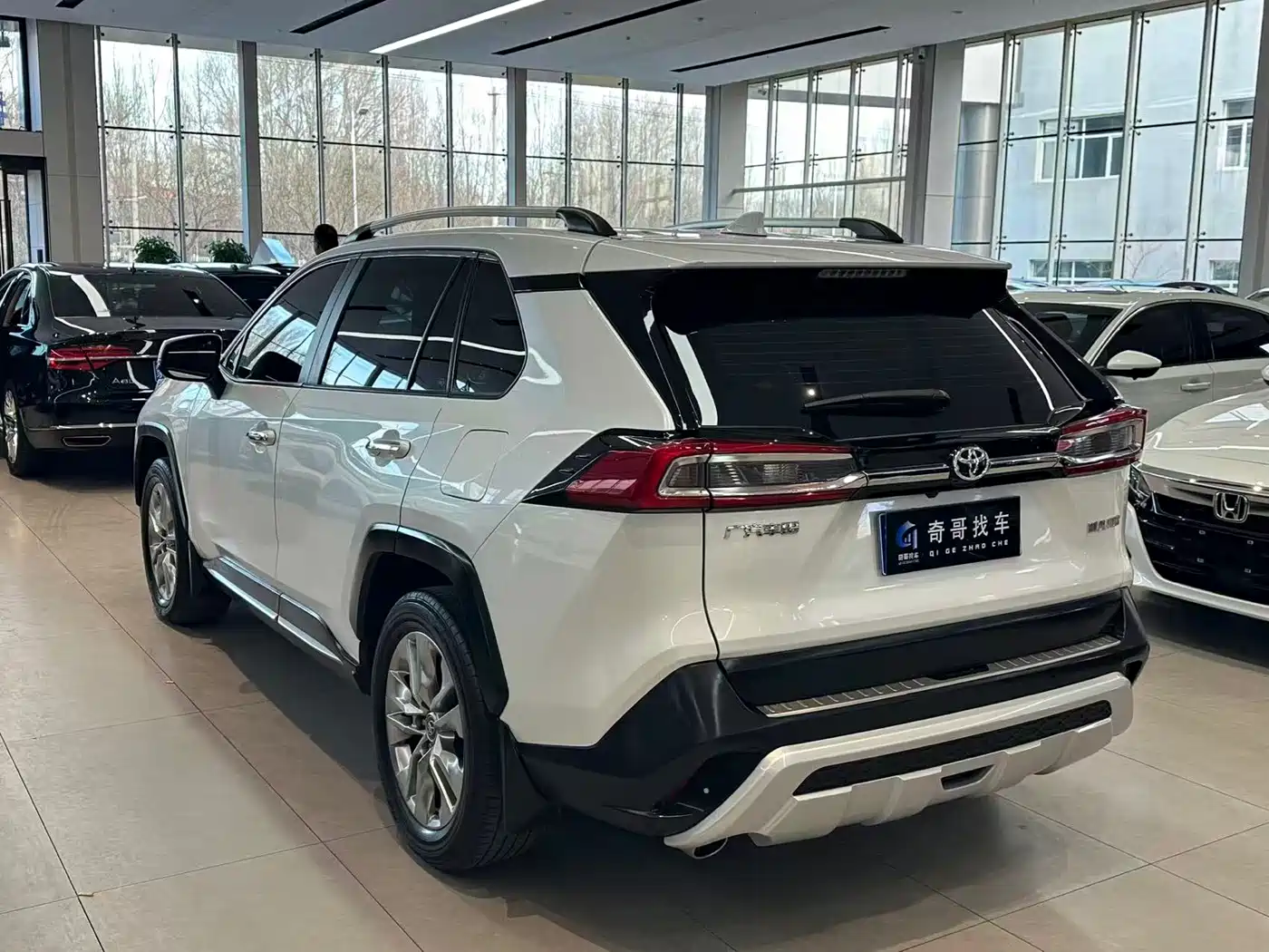 Toyota Wildlander 2020 2.0L CVT 2WD Luxury Edition фото 5