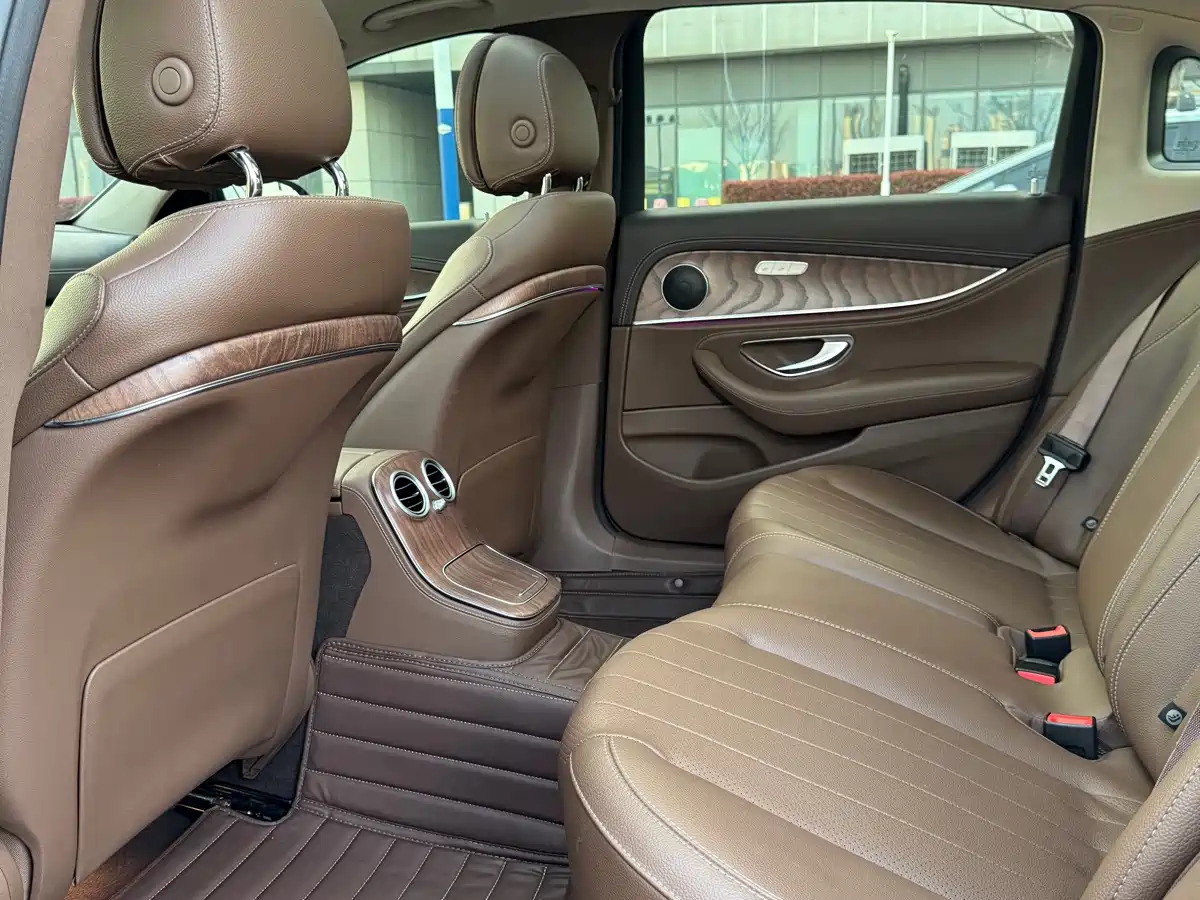 Mercedes-Benz E-Class 2023 E 300 L Fashion фото 15