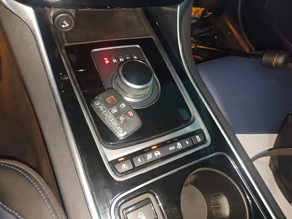 Jaguar XE 2016 2017 2.0T 200PS R-Sport