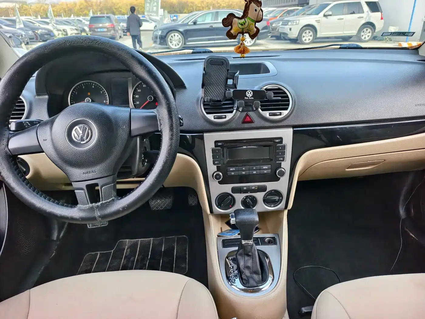 Volkswagen Lavida 2011 1.6L Automatic Leisure Edition фото 16