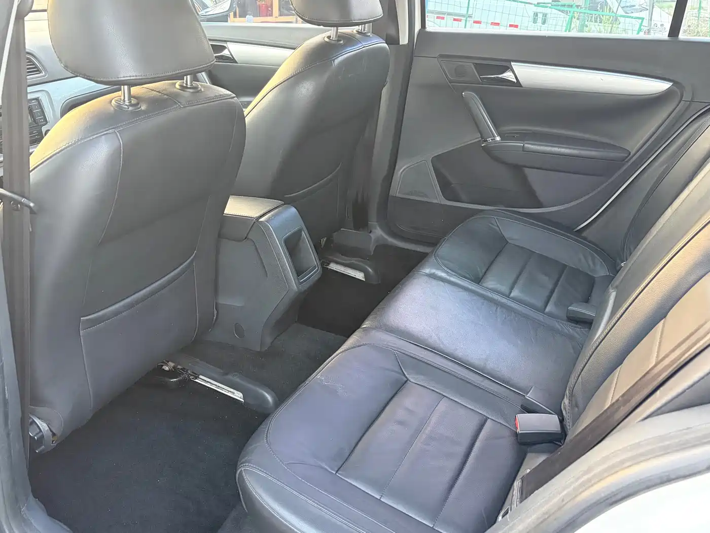 Volkswagen Lavida Tour 2013 1.6L Manual Comfort фото 9