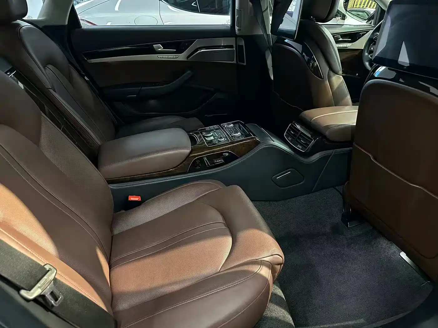 Audi A8 2014 A8L 45 TFSI quattro Luxury фото 12