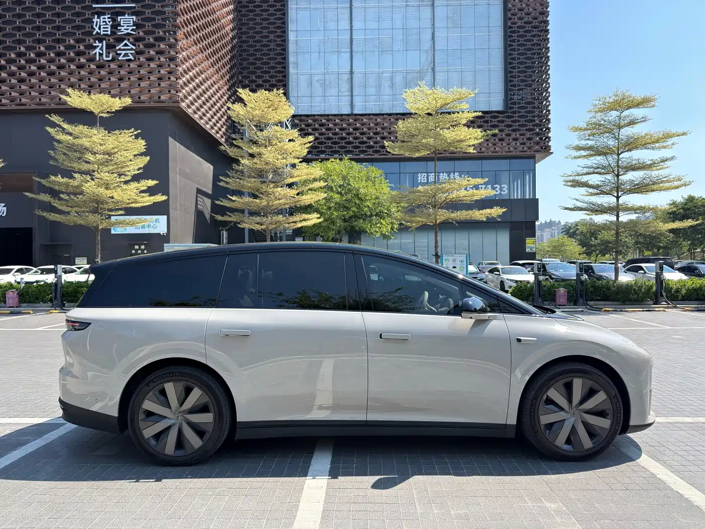 Li Auto Li i8 2026 2025 Standard Edition