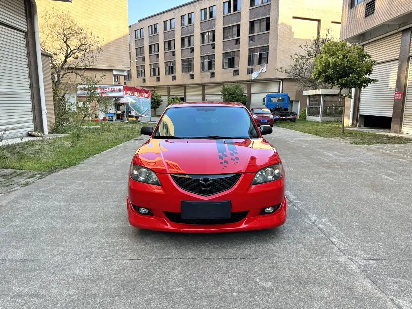 Photo 2 - Mazda 3