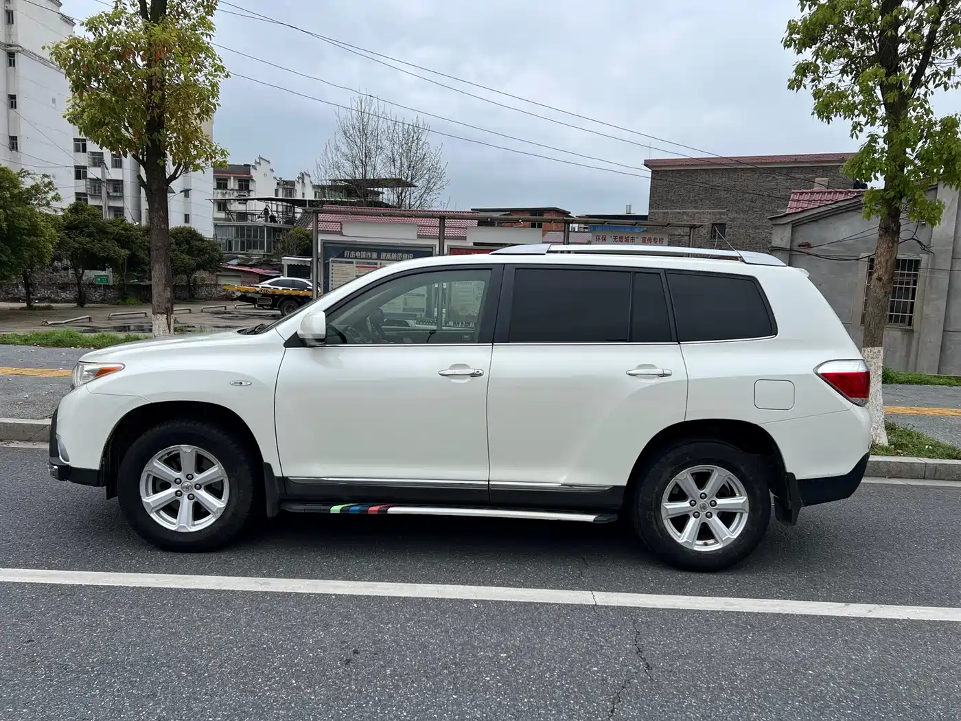 Toyota Highlander 2013 2.7L 2WD 5-seater Purple Gold Edition фото 7