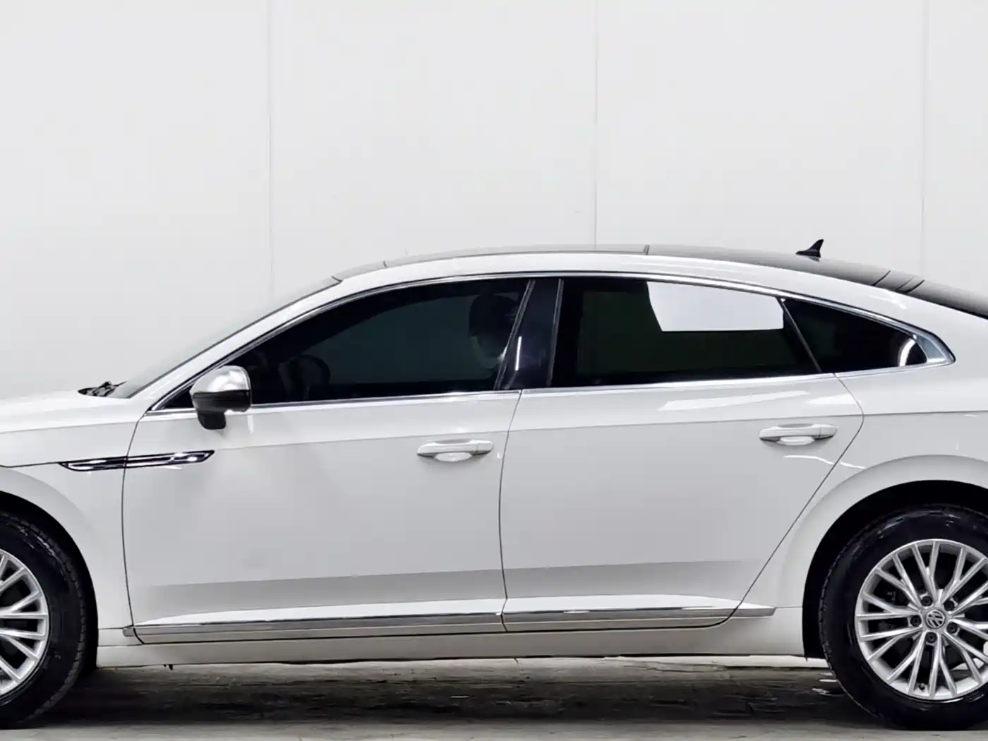 Volkswagen FAW-Volkswagen CC 2019 330TSI Charm Edition China VI фото 7