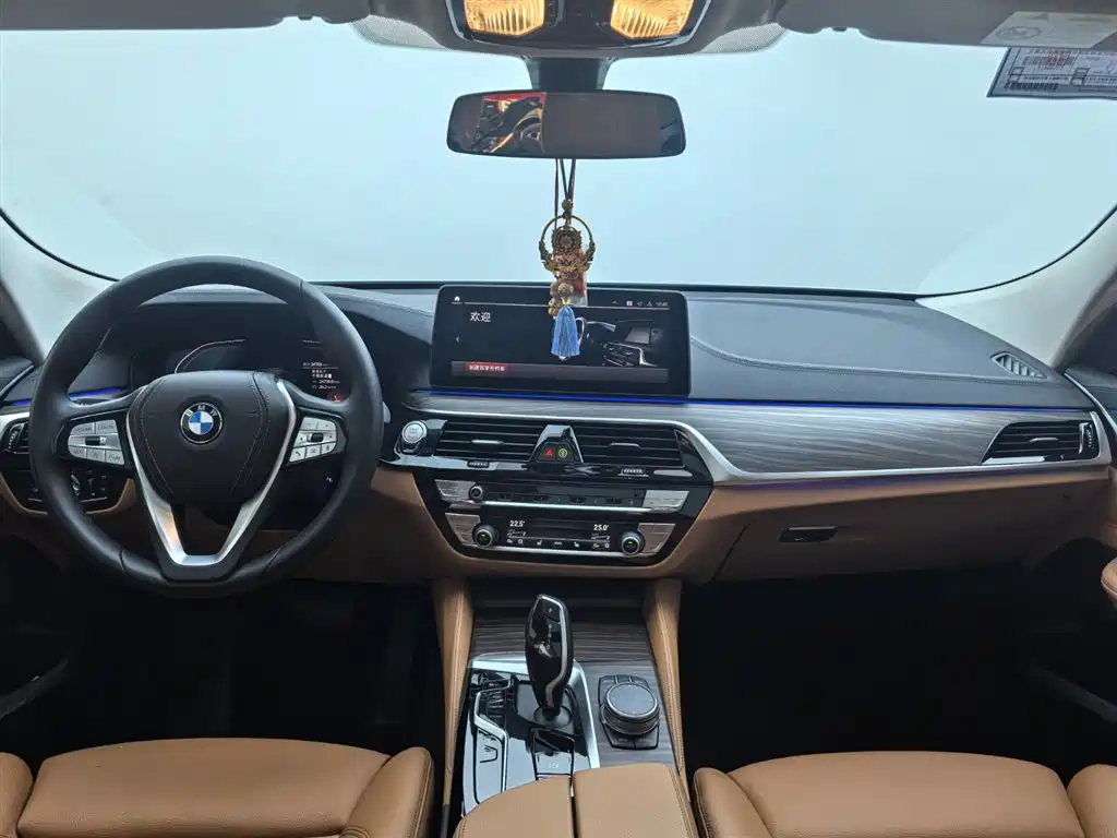 BMW 6 Series GT 2024 2022 Model 630i Luxury Design Package