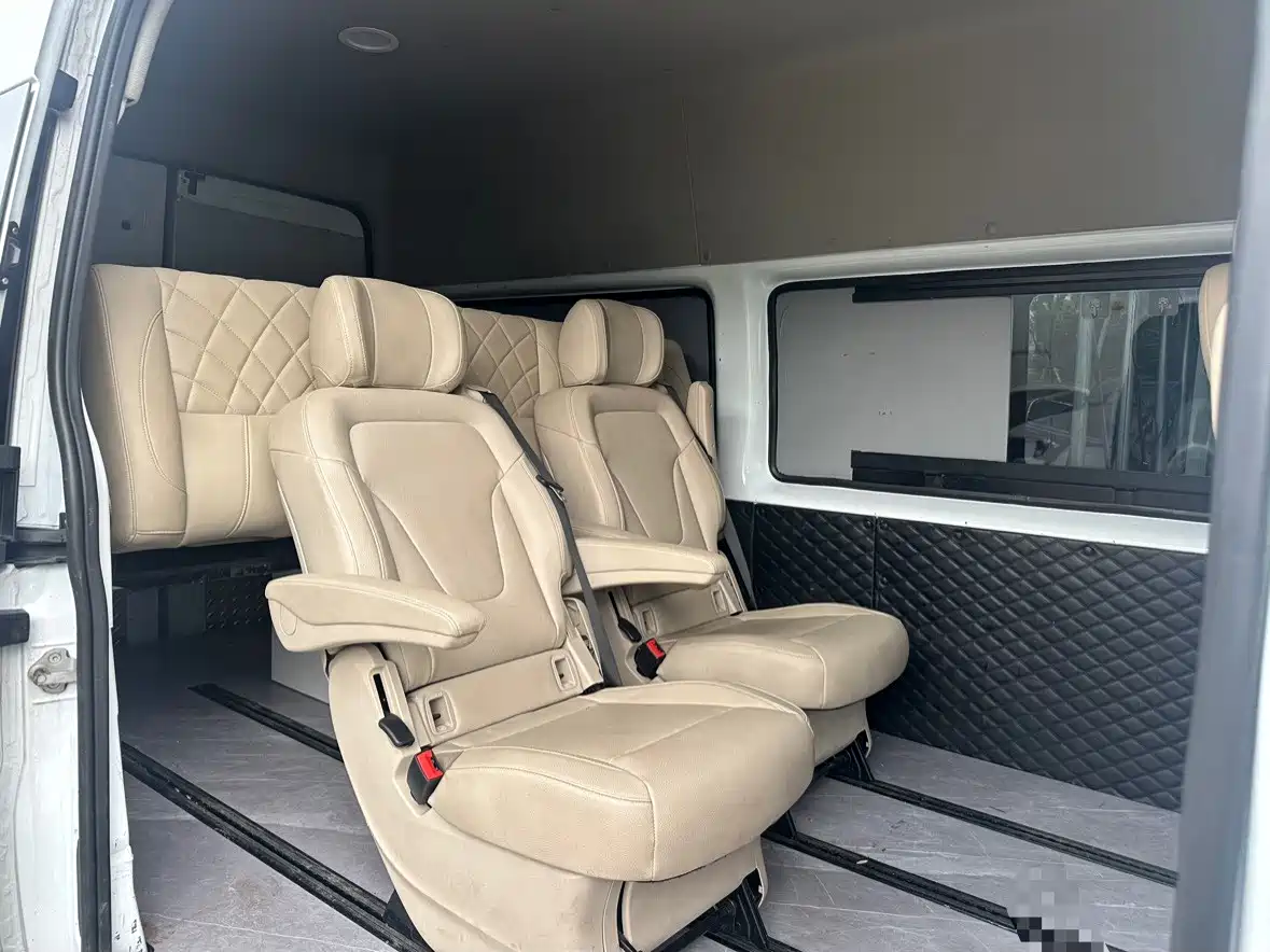 Jiangling JMC Fushun 2024 2023 2.0T Manual Medium Wheelbase Medium Roof Commercial Multi-Purpose Vehicle 7-Seater