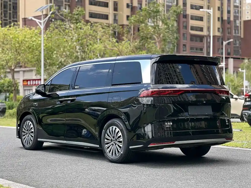 BYD Xia 2025 2025 DM-i 1.5T 180km Surpass Edition