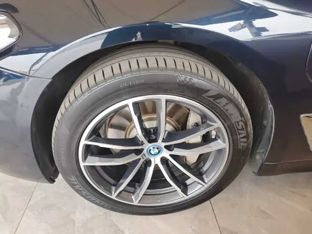 BMW 5 Series New Energy 2023 2022 Facelift II 535Le Pioneer Edition M Sport Package