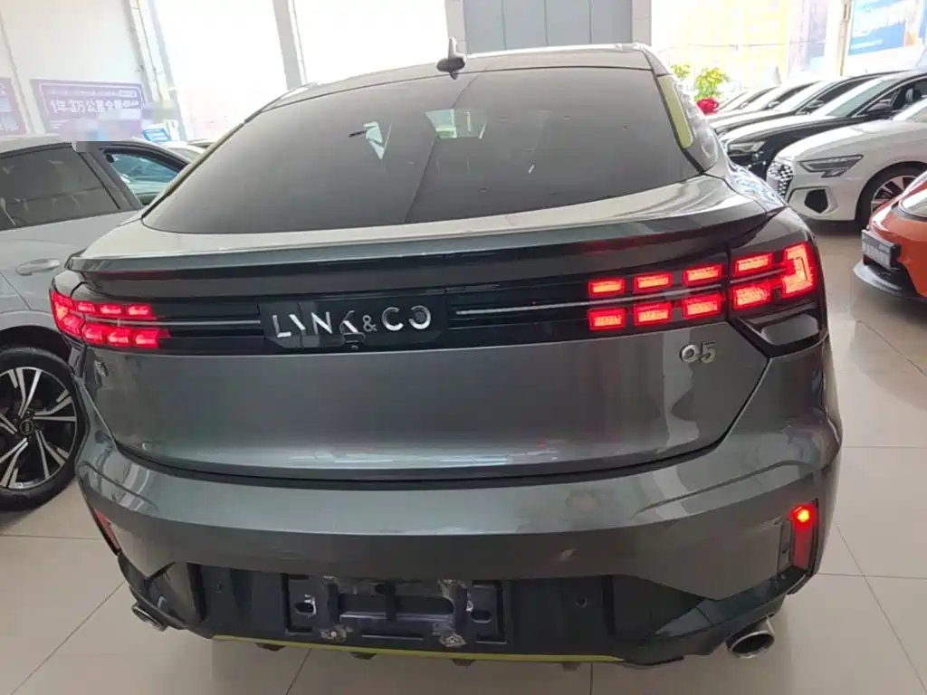 Lynk & Co 05 2022 2022 2.0TD 2WD Shine Halo