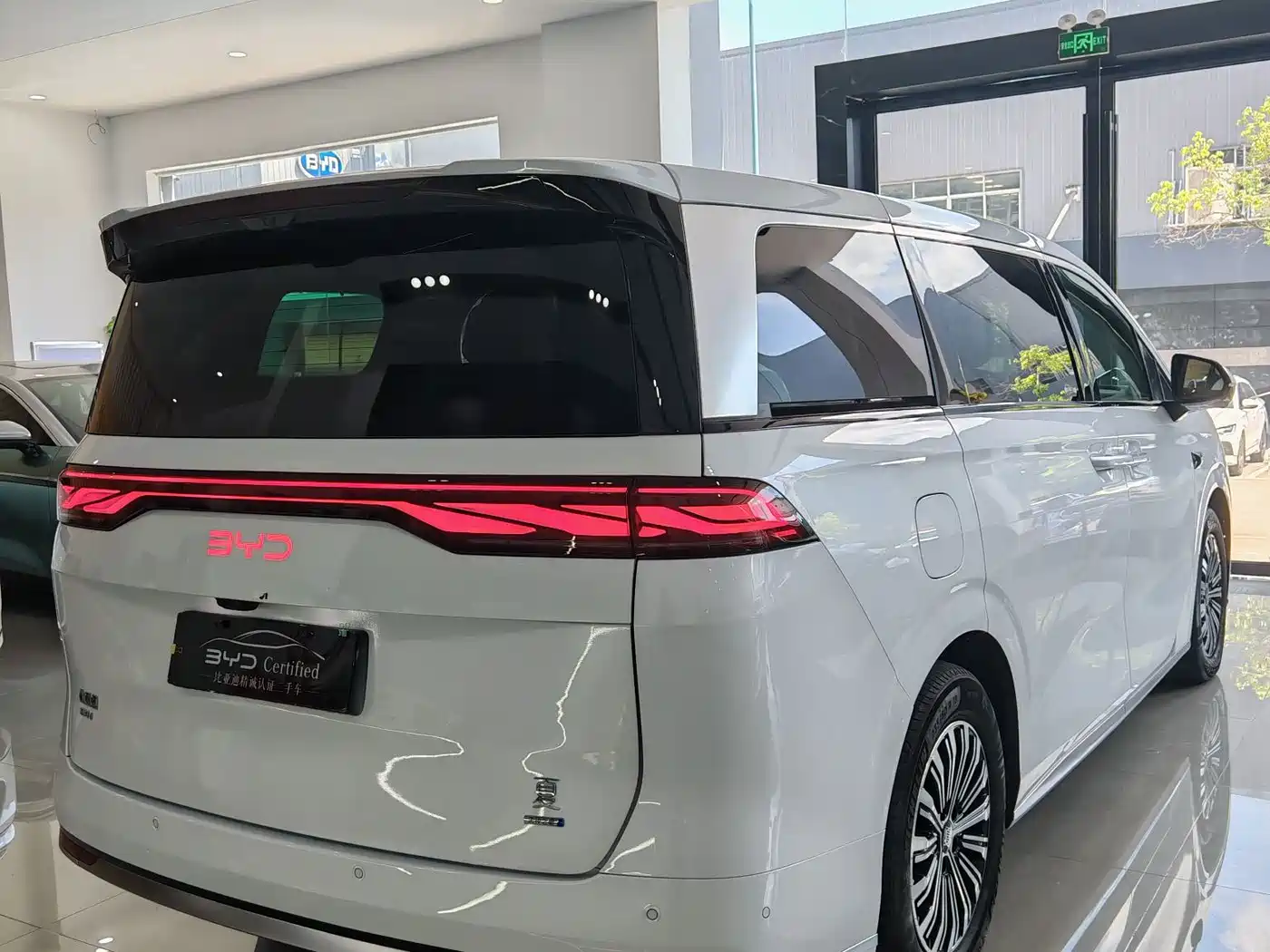 BYD Xia 2025 2025 DM-i 1.5T 180km Surpass Edition