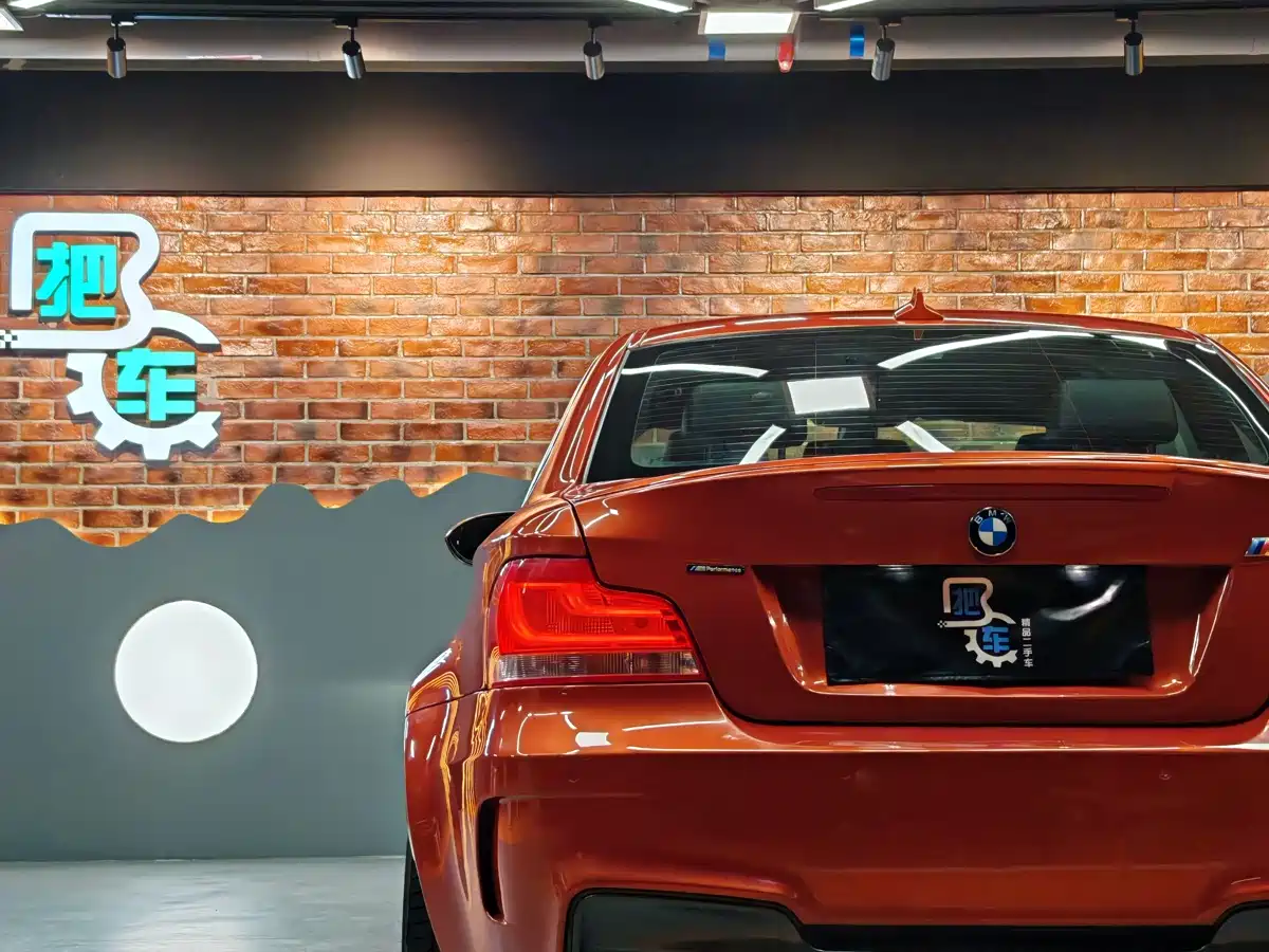 BMW 1 Series M 2011 1M Coupe фото 28
