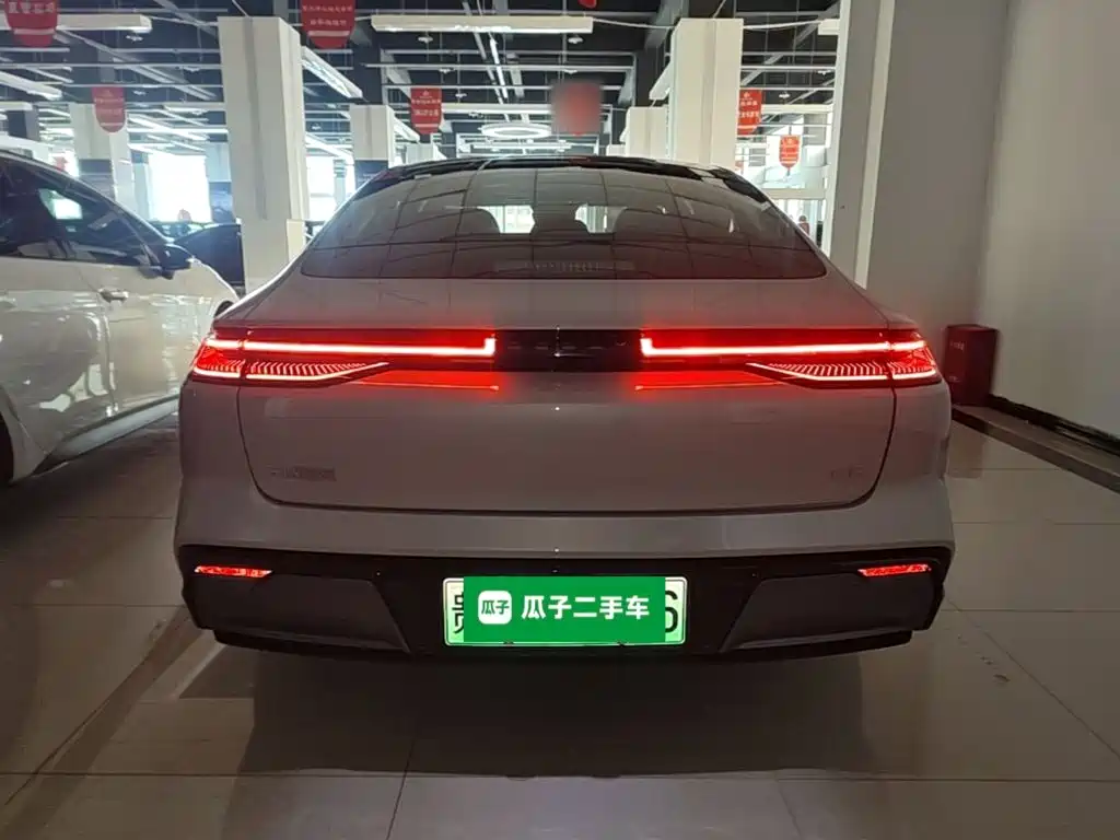 Geely Galaxy Galaxy E8 2024 2024 Model 550km RWD Soaring Dragon Edition