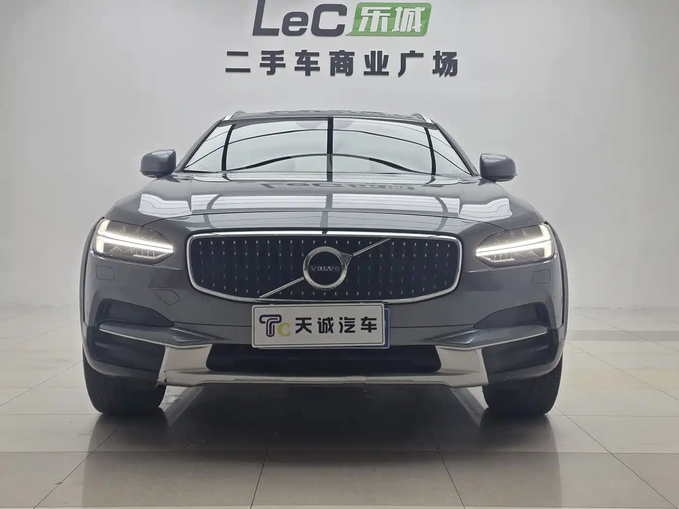 Volvo V90 2018 2017 Cross Country T5 AWD Smart Edition