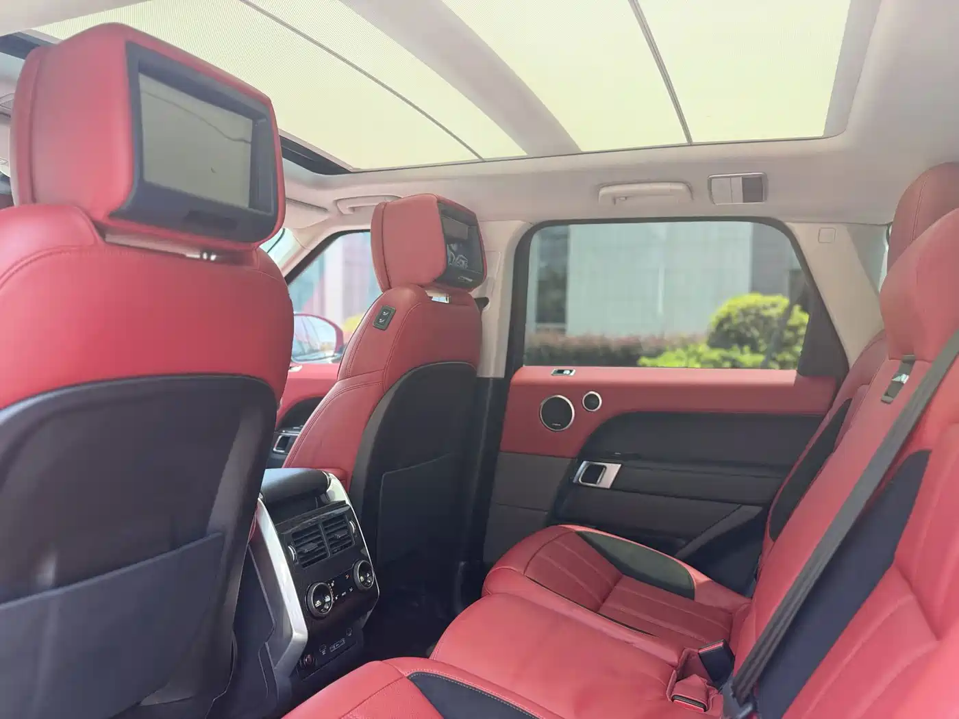 Фото 9 - Land Rover Range Rover Sport