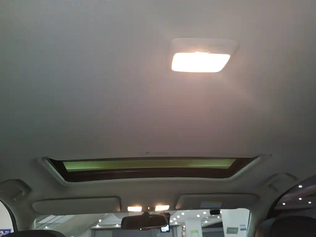 Фото 18 - Mitsubishi Outlander