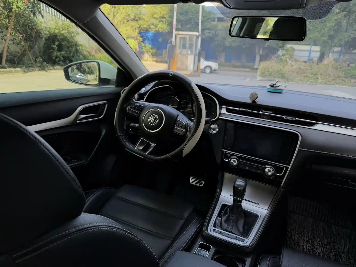 MG MG6 2018 2017 20T Automatic Luxury Smart Connect Version (China V)