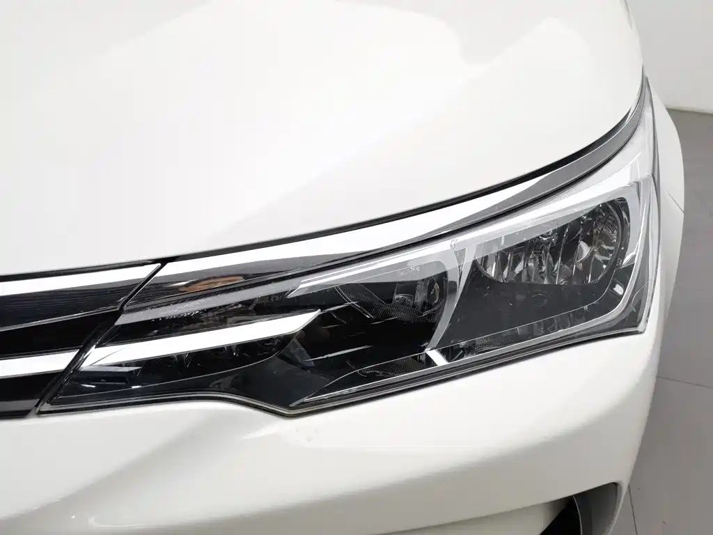 Фото 7 - Toyota Corolla