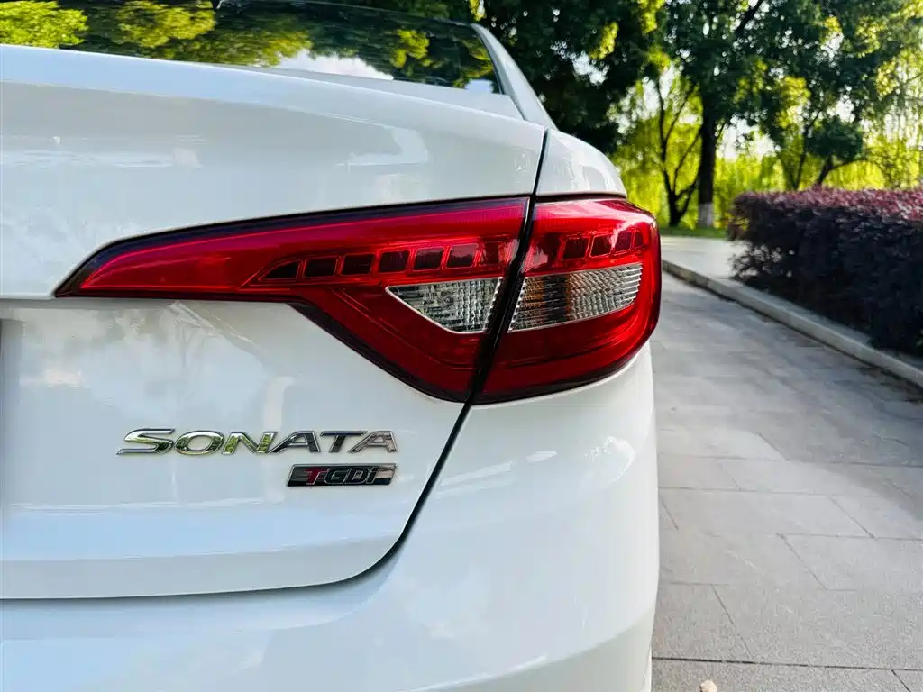 Hyundai Sonata 2015 1.6T GLS Smart фото 11