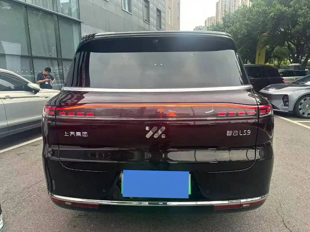 IM Motors IM LS9 2025 2026 Model 52kWh Base Version