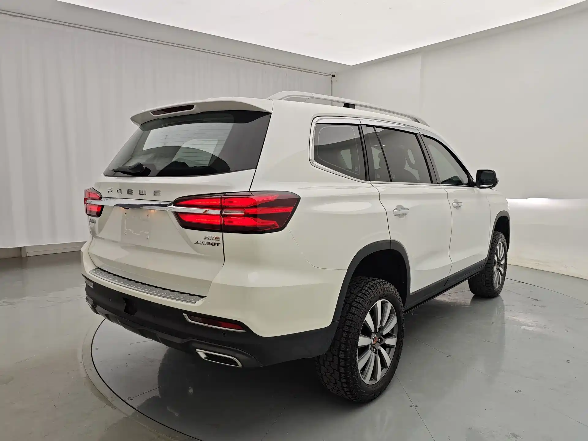 Фото 12 - Roewe RX8