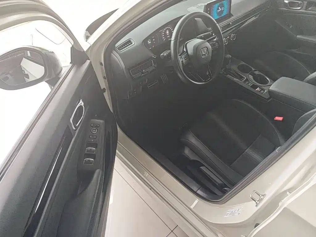 Photo 16 - Honda Civic