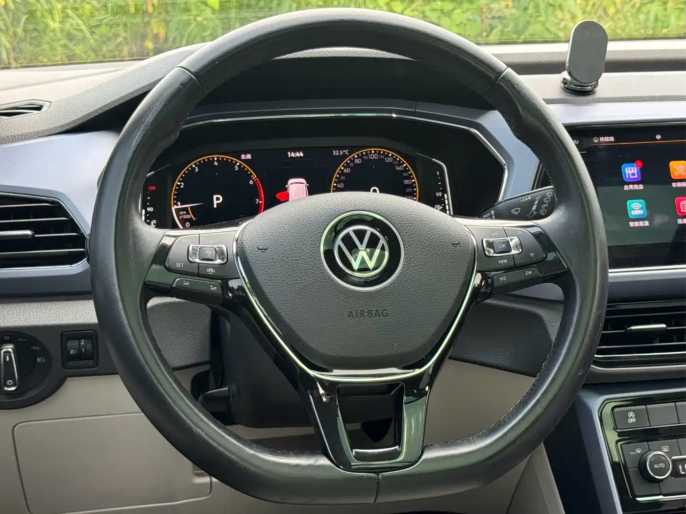 Фото 10 - Volkswagen T-Cross