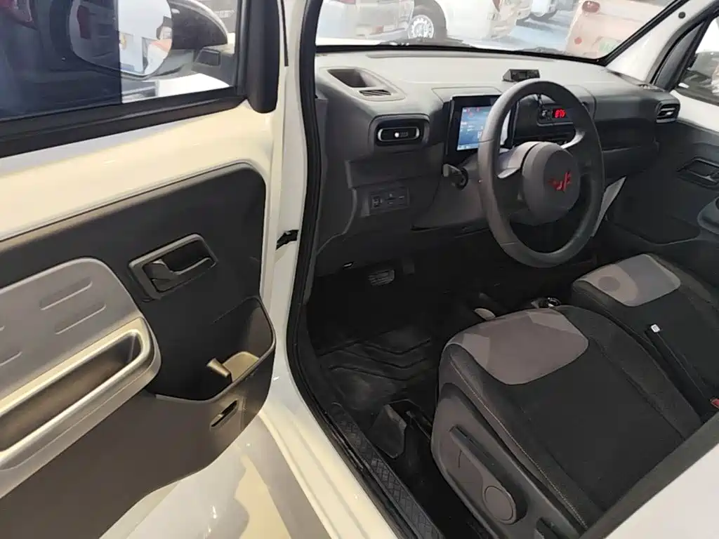 Wuling Motors Wuling Zhiguang NEV 2025 2025 Model 305km Base Version