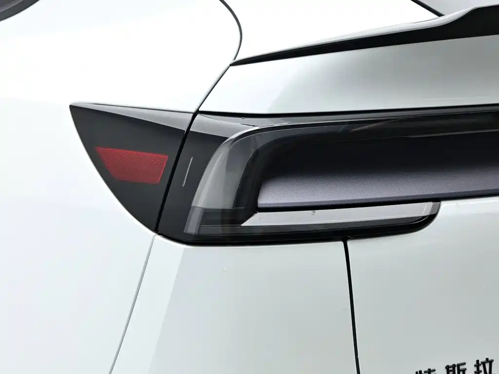 Tesla Model Y L 2025 2025 Facelift Long Range AWD