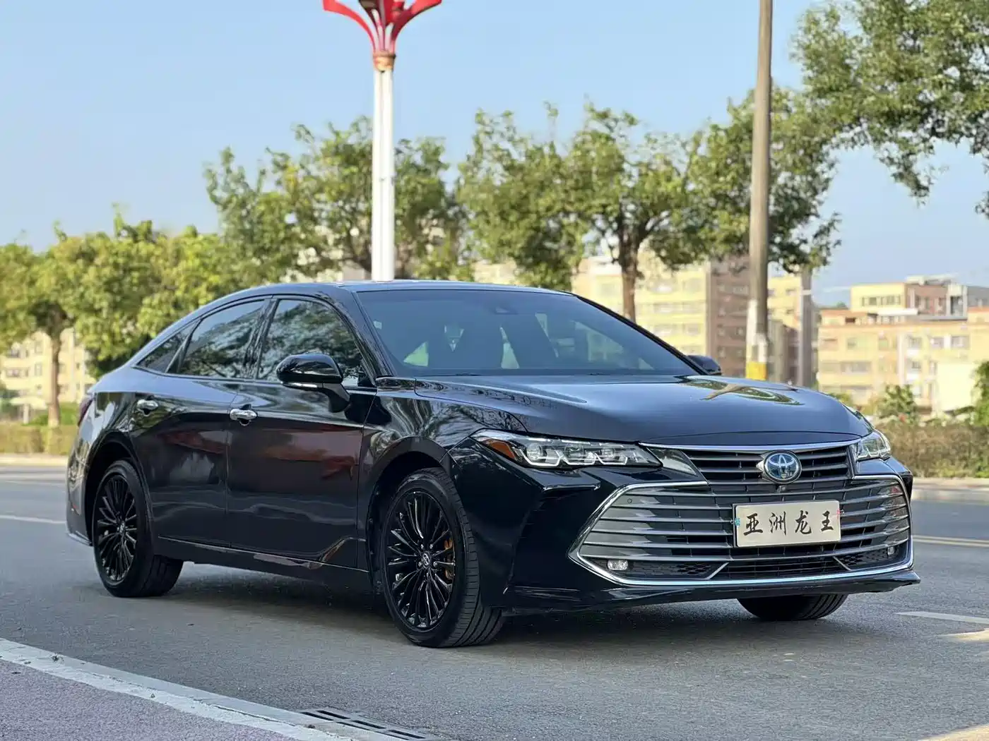 Toyota Avalon 2019 Hybrid 2.5L XLE Premium Edition China VI фото 3