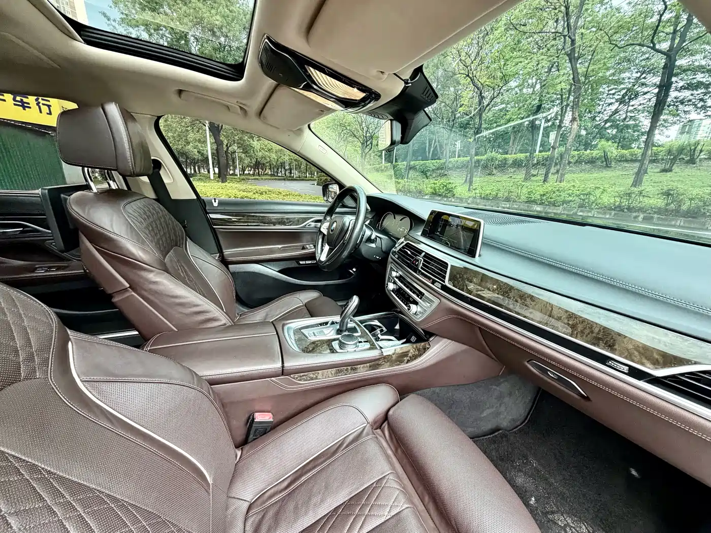 BMW 7 Series 2016 740Li Leading Edition фото 9