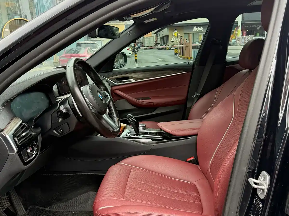 BMW 5 Series 2022 Facelift 530Li Leading M Sport Package фото 3
