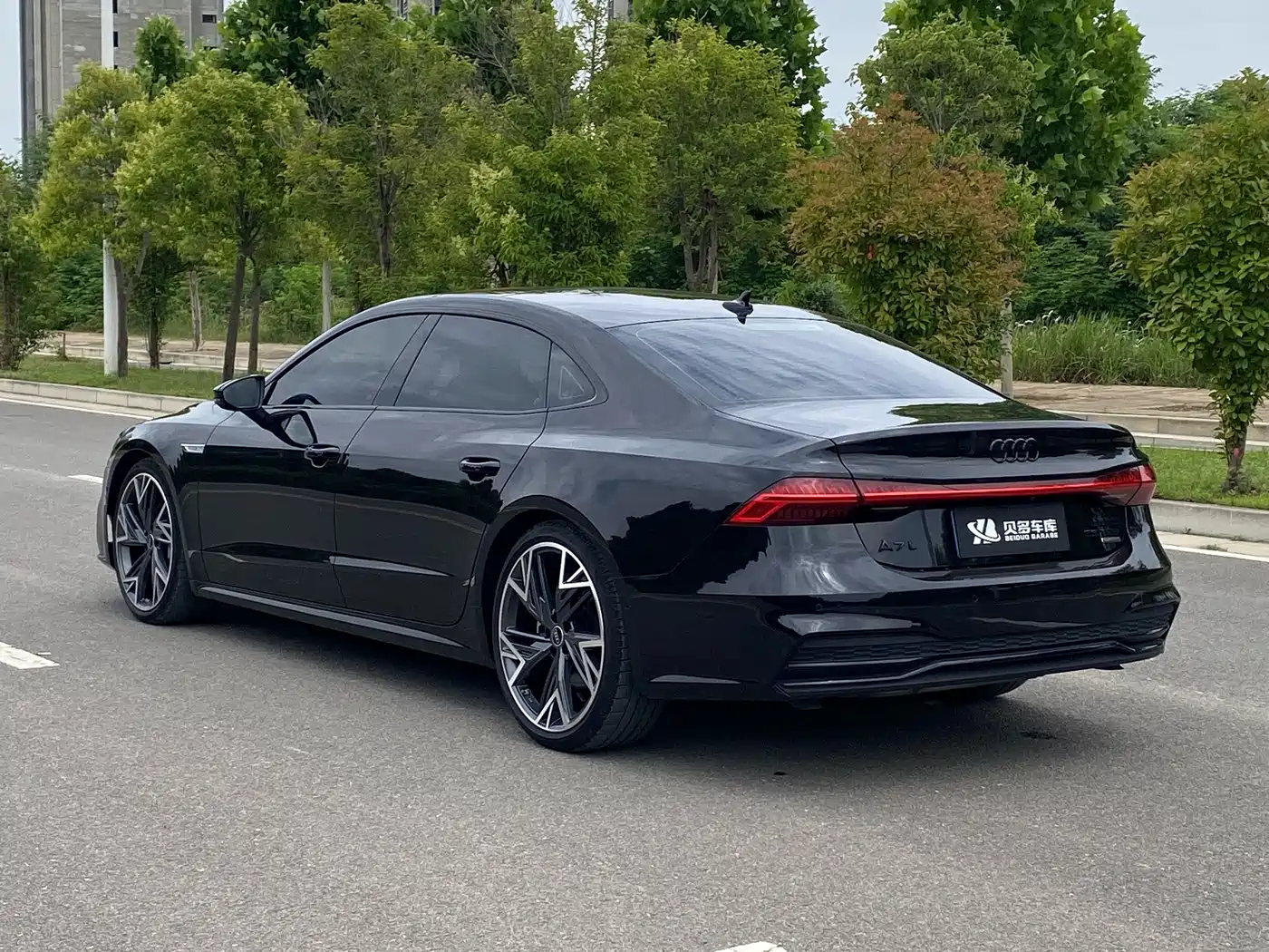 Фото 6 - Audi A7L