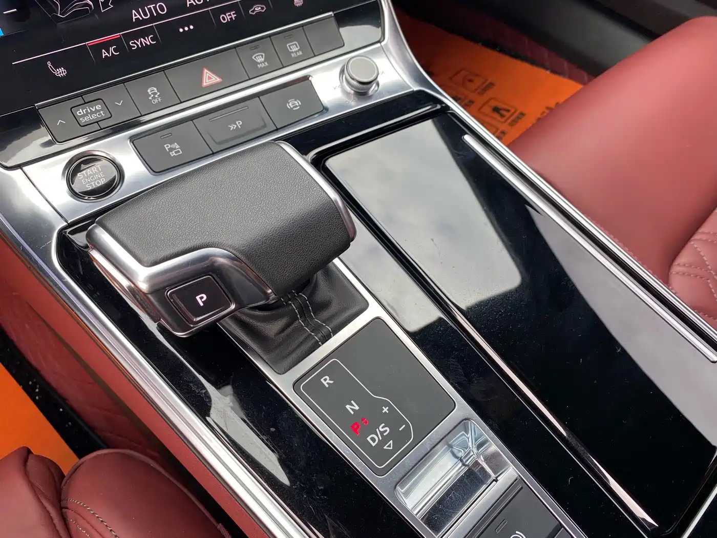 Фото 12 - Audi A7L