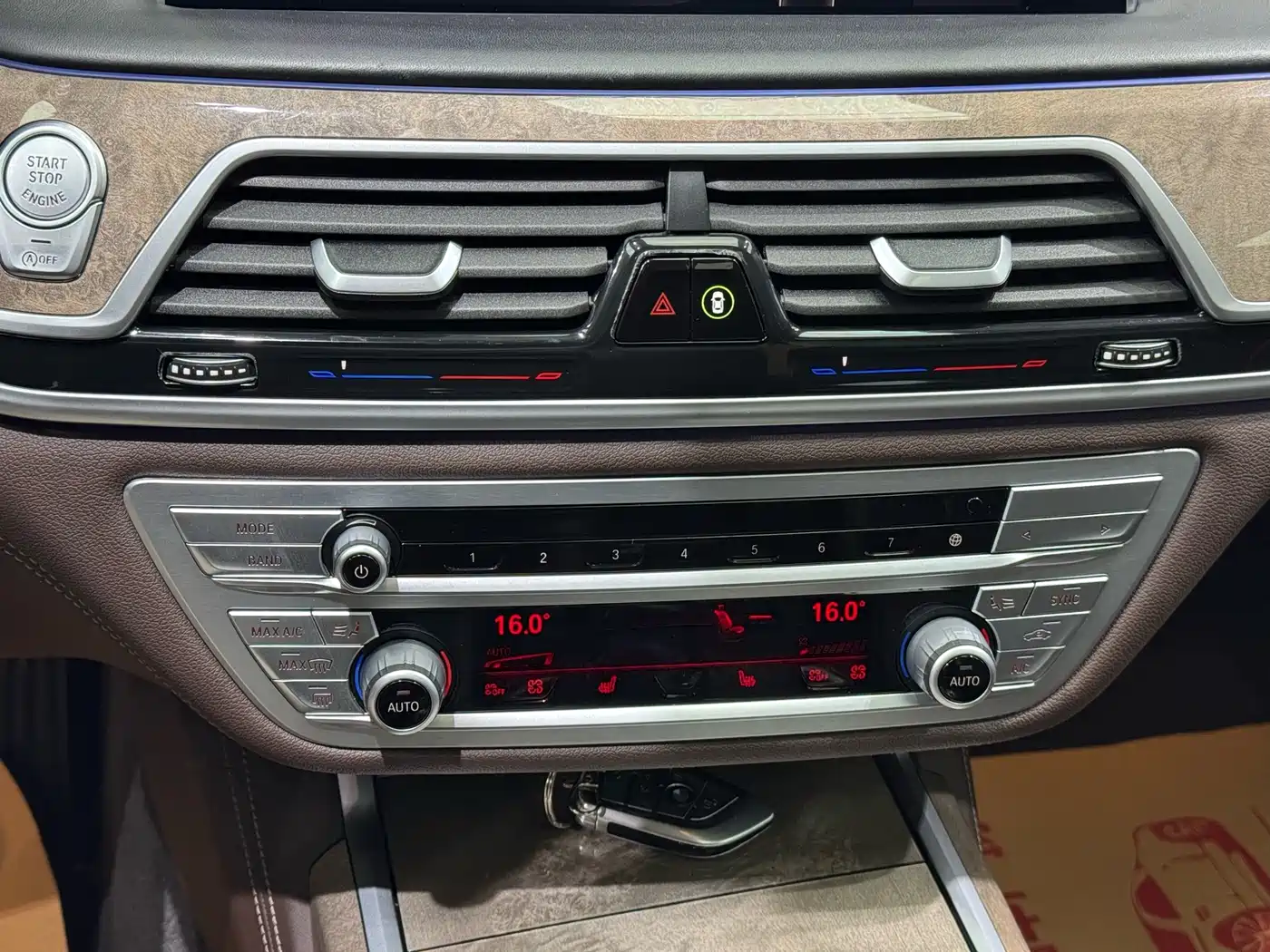 BMW 7 Series 2019 740Li Leading Luxury Package фото 15