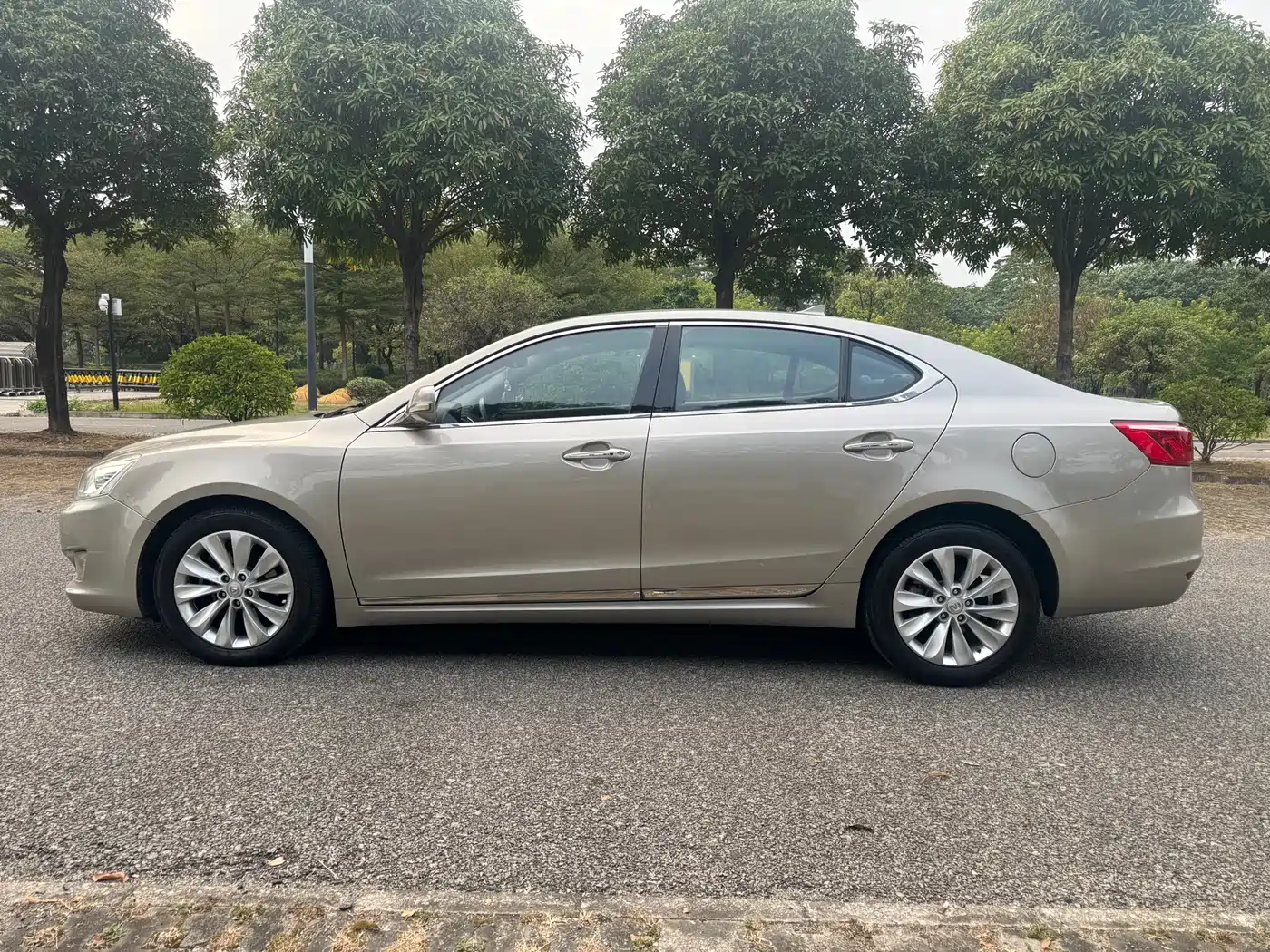 Changan Ruicheng 2016 2014 1.8T Auto Anniversary Edition China V