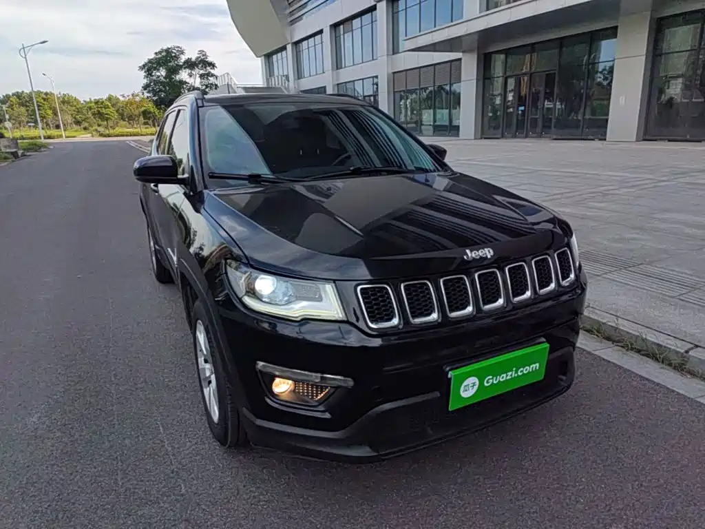 Фото 4 - Jeep Compass