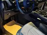 Фото 6 - Aston Martin DBX