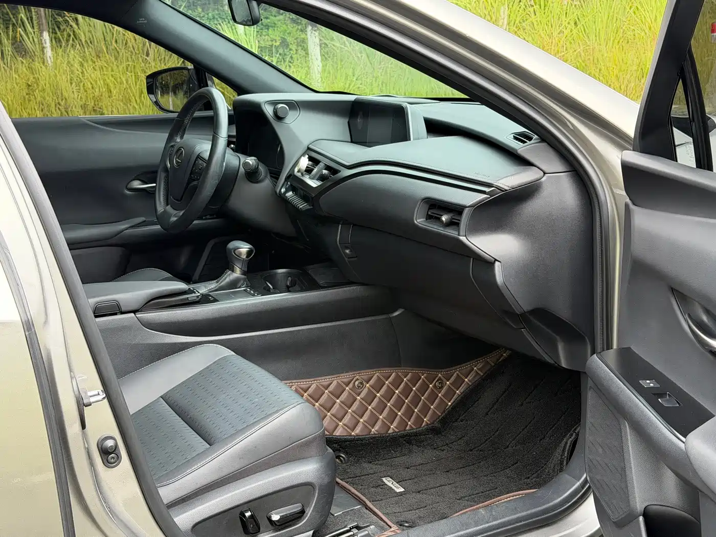 Lexus UX 2021 2020 260h Explore Fun Edition China V