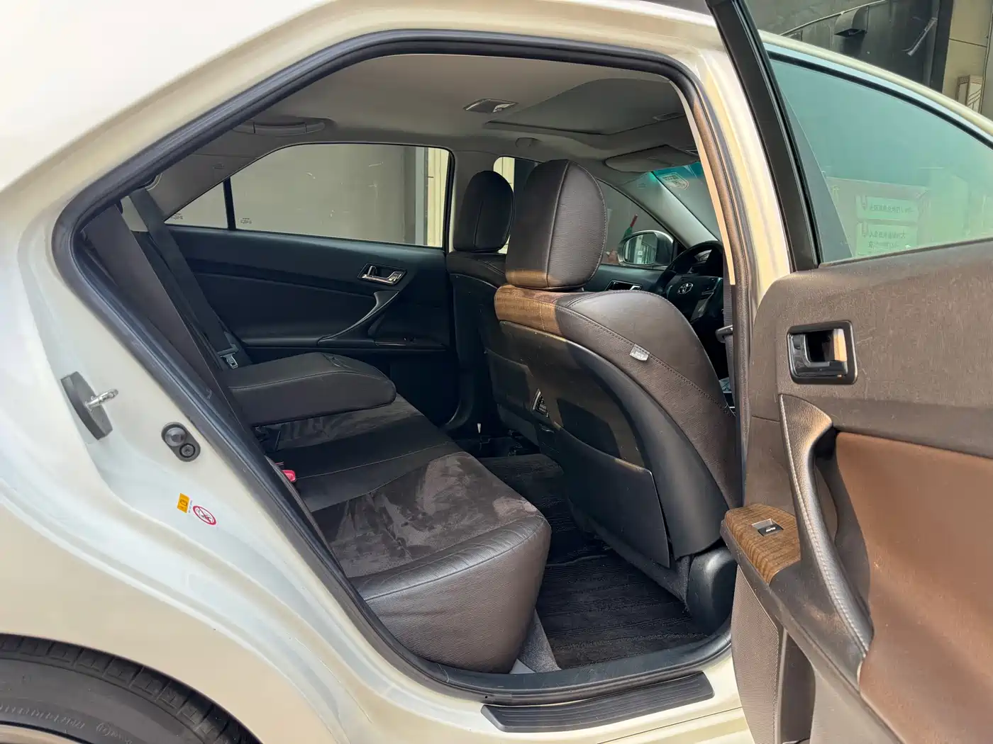 Toyota Reiz 2013 2.5V Premium Edition фото 6
